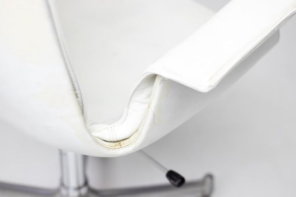 Three White Leather Mid Mod Bird Desk Chairs by Fabricius & Kastholm for Kill - Image 9