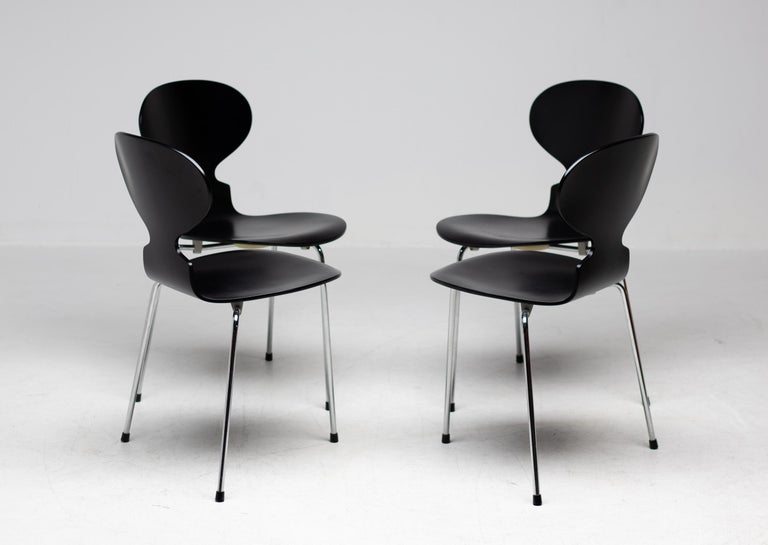 Set of Four 3100 "Ant” Chairs — Arne Jacobsen for Fritz Hansen, Denmark - Image 4
