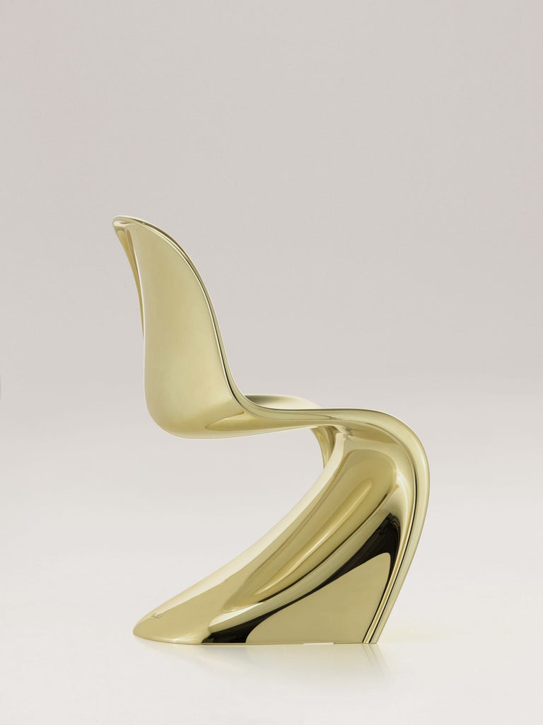 Verner Panton Panton Chair — Limited Edition in Gold - Image 14