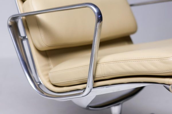 Bespoke Charles & Ray Eames Sand Leather EA216 Lounge Chairs - Image 10